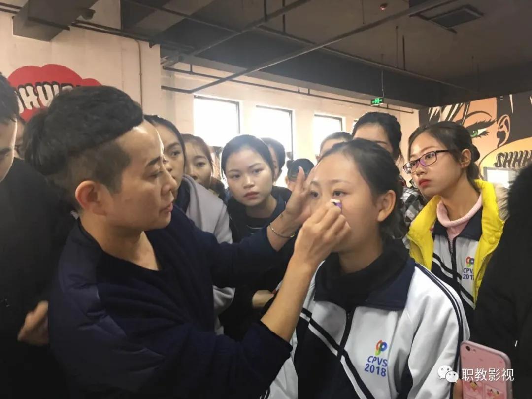 最新電影在線免費(fèi)觀看，數(shù)字時(shí)代的影視娛樂新選擇