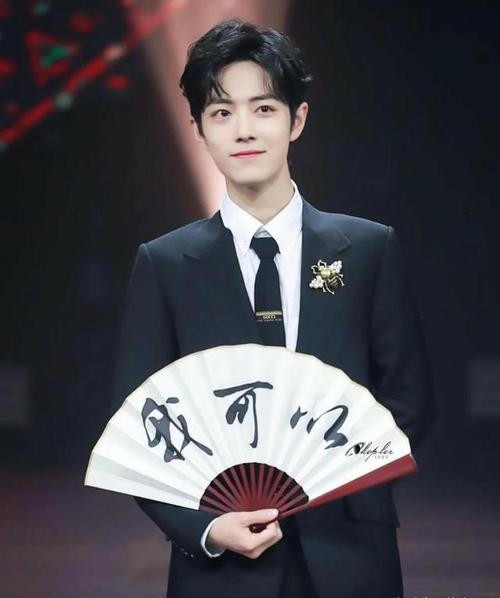范丞丞最新消息，事業(yè)持續(xù)攀升，多元發(fā)展展現(xiàn)無限潛力